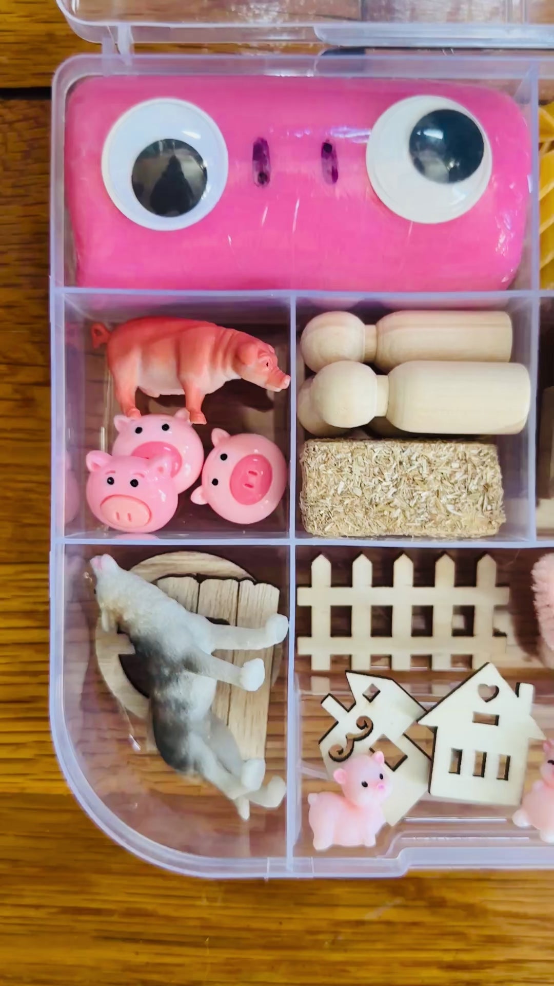 Three Little Pigs Playdough Sensory Kit
